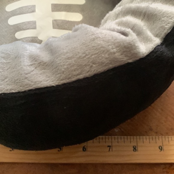 HOST PICK Bundle of Cozy comfortable very small kitten cat bed plus 3 items - Picture 4 of 12